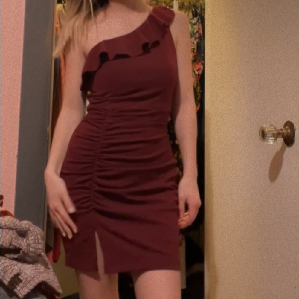 Elegant Burgundy One-Shoulder Dress